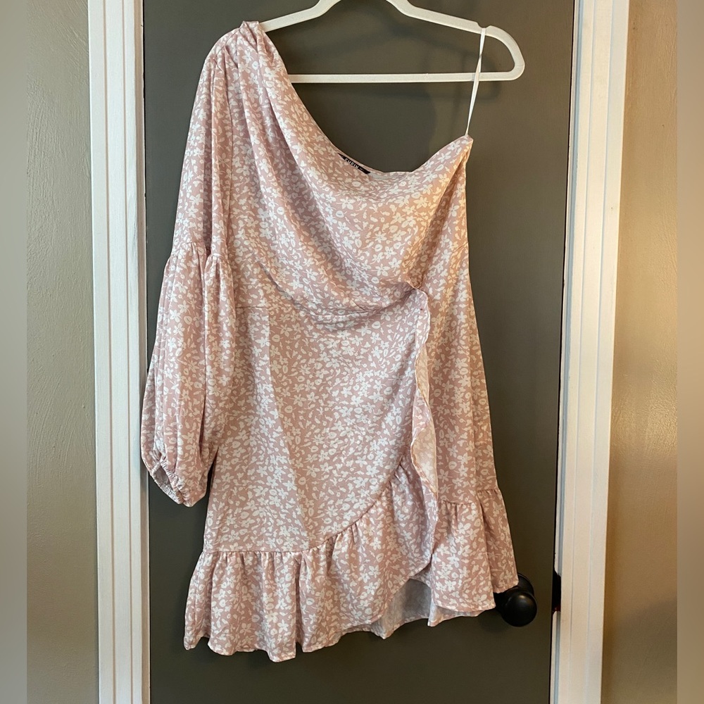 One-Shoulder Pale Pink Dress